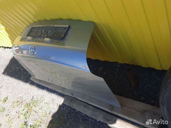 Багажник Avensis седан