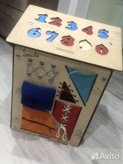 Бизиборд домик