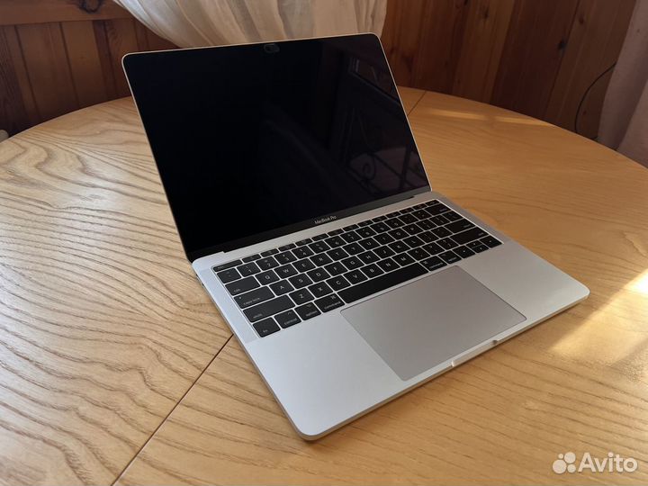 Apple MacBook Pro 13 2017 mpxu2 256Гб