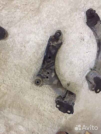 Рычаг передний на Volvo Xc 60