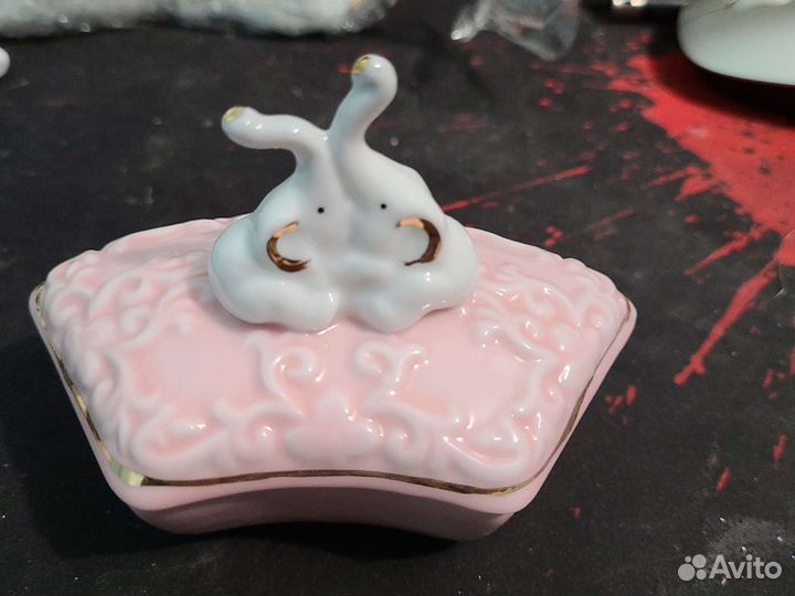 Слоники. Фарфор. Шкатулка