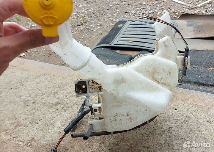 Бачок омывателя стекла Мазда 3 bl