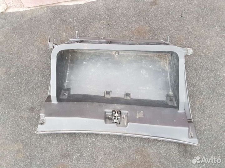 Бардачок Chrysler 300m