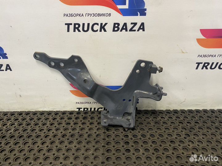 Кронштейн бампера правый Scania 5-series