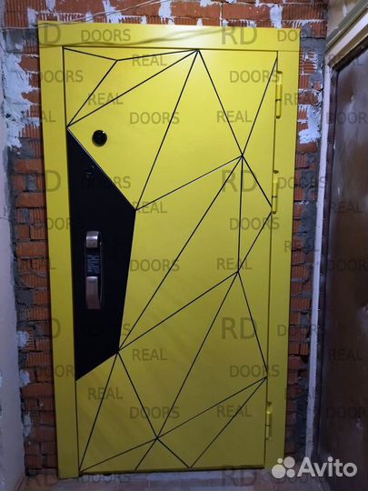 Входная дверь с электронным замком Samsung