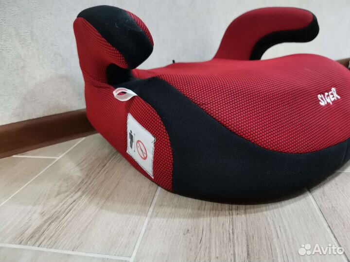 Автомобильное кресло бустер