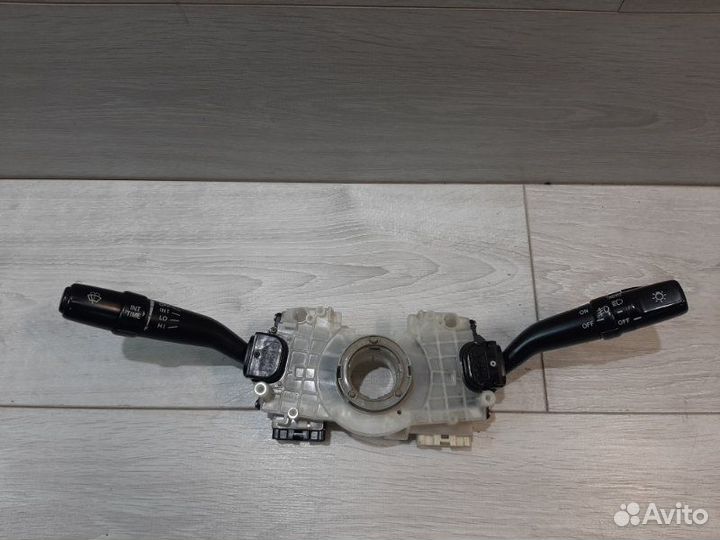 Подрулевой переключатель передний Toyota Chaser