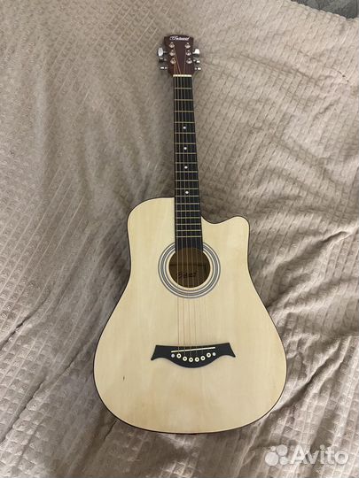 Акустическая гитара