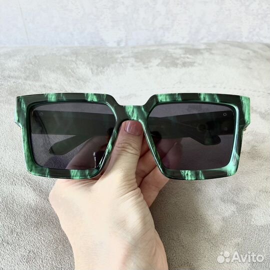 Солнцезащитные очки