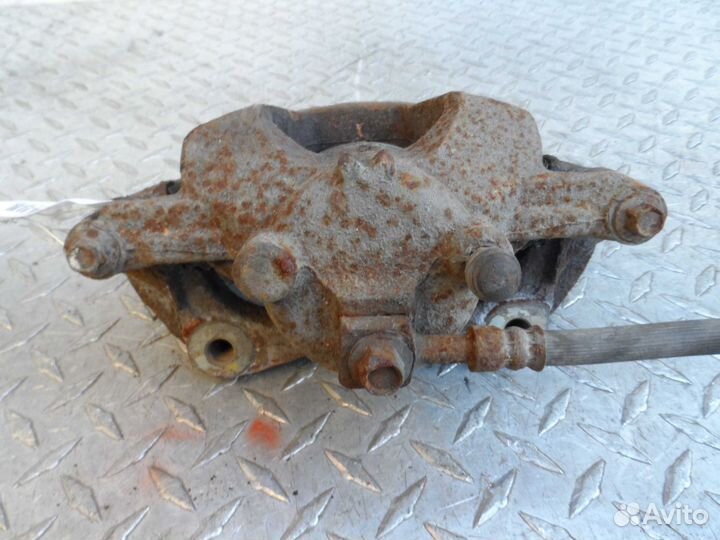 Суппорт передний правый Chevrolet Cruze J300