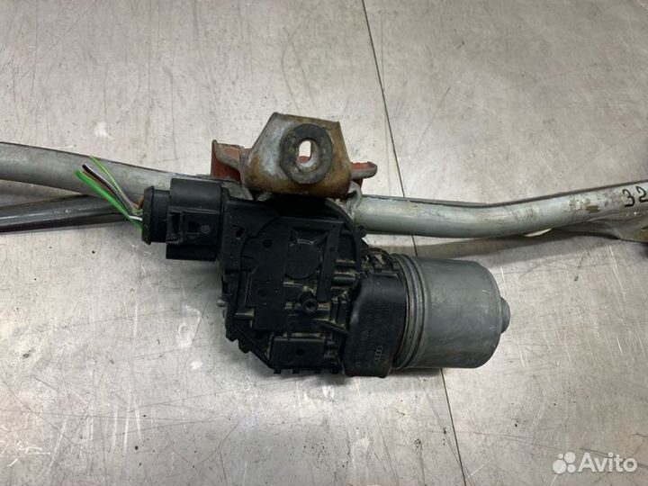 Трапеция дворников с двигателем Audi A4 универсал