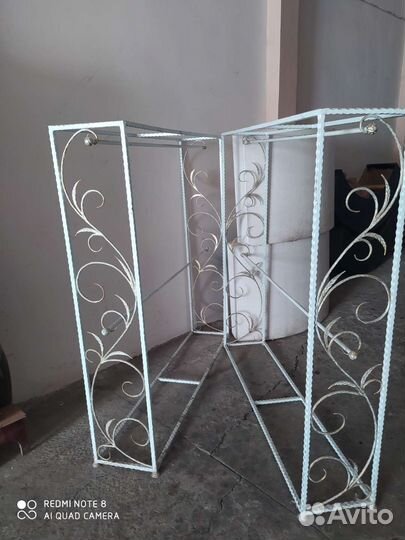 Кованная вешалка