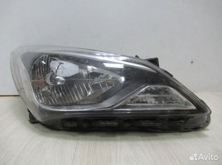Фара на Hyundai Solaris Хендай Солярис