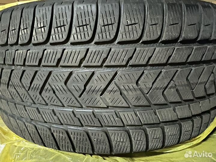 Pirelli Scorpion Winter 2 295/35 R21