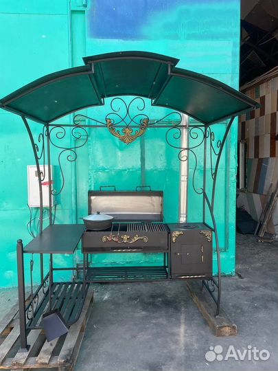 Мангал с крышей