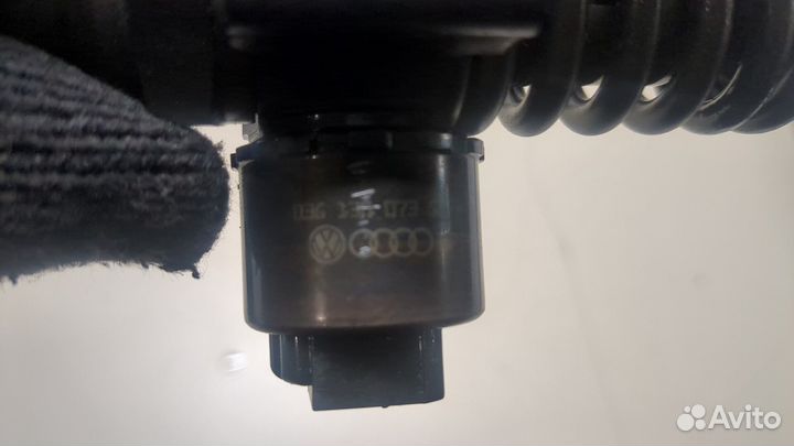 Форсунка топливная Volkswagen Golf 5, 2005
