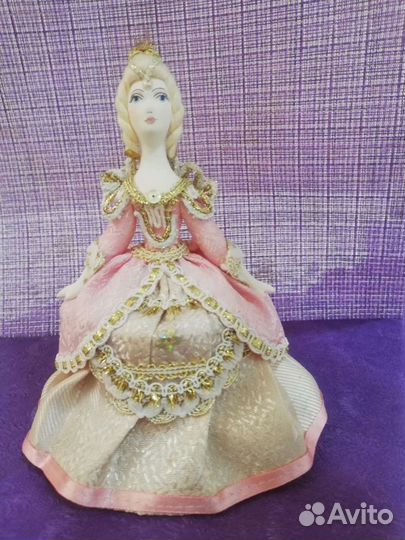 Статуэтка кукла шкатулка