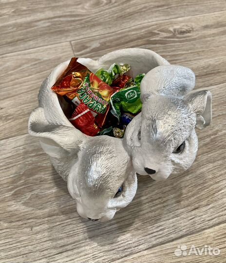 Кролик конфетница