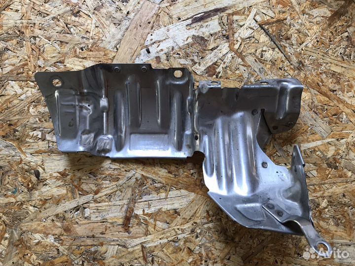 Тепловой экран турбины 1.8 TSI,cjsa Octavia A7