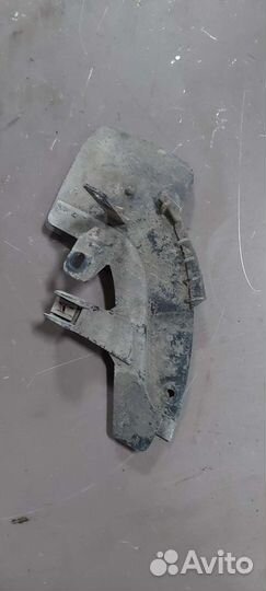 Брызговик задний правый на Volkswagen Passat B5