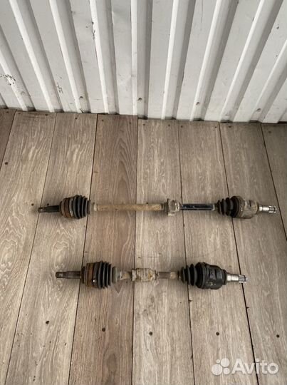 Привод Шруз правый Toyota Avensis T250 Авенсис