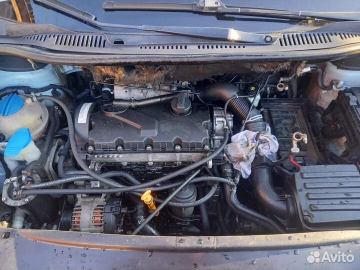 На разбор фольцваген кадди 2006г 2.0 SDI диз