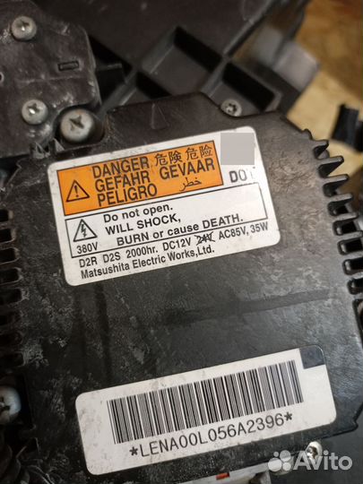 Фара ксенон правая Nissan Murano Z51