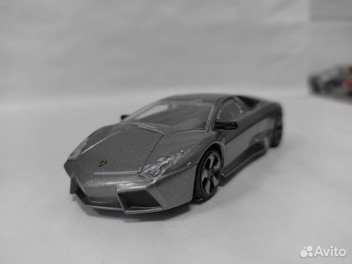 Модели 8 спорткаров в масштабе 1/43