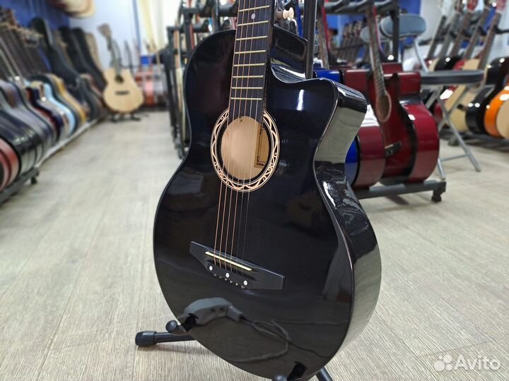 Гитара акустическая чёрная