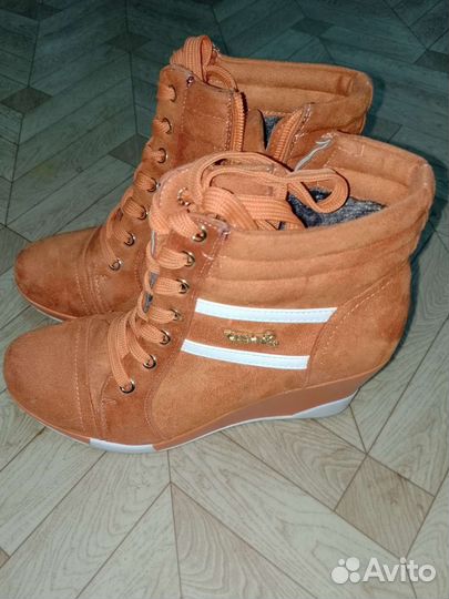 Ботинки женские