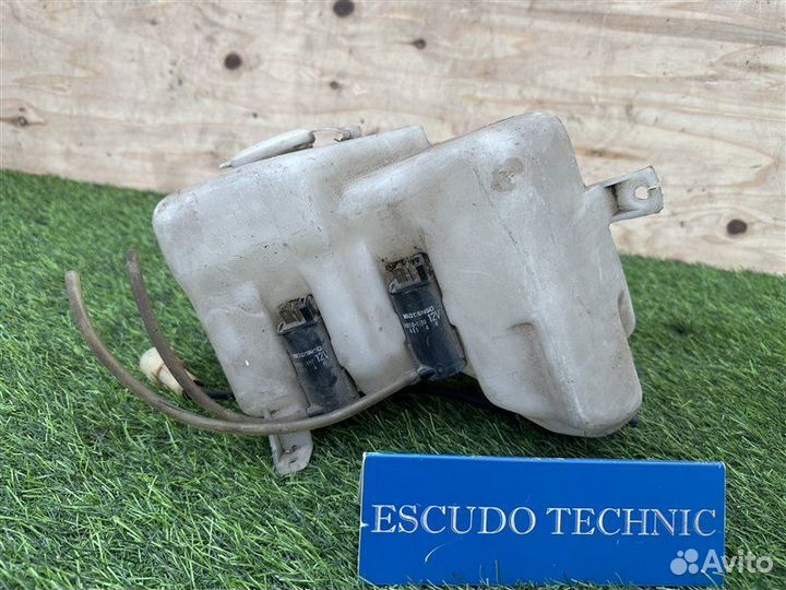 Бачок стеклоомывателя Suzuki Escudo TL52W J20A