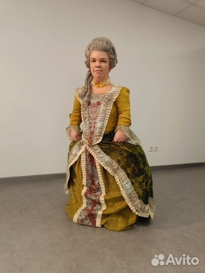 Актриса маленького роста, аниматор