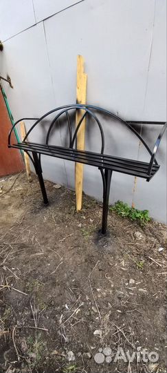 Столики лавочки на кладбище