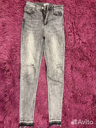 Джинсы женские и комбинезон