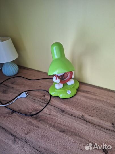 Лампа настольная