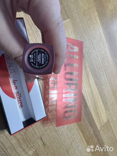 Матовая помада huda