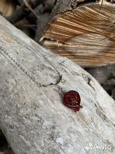 Серебряная подвеска спелый гранат