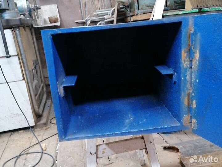 Ящик металлический с замком под сейф металл 4 мм