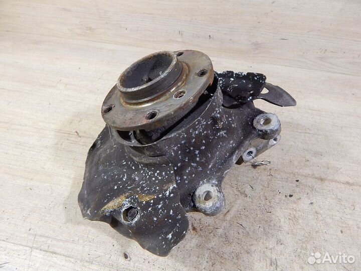 Кулак поворотный передний левый Bmw e39