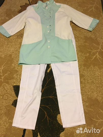 Медицинский костюм и халаты