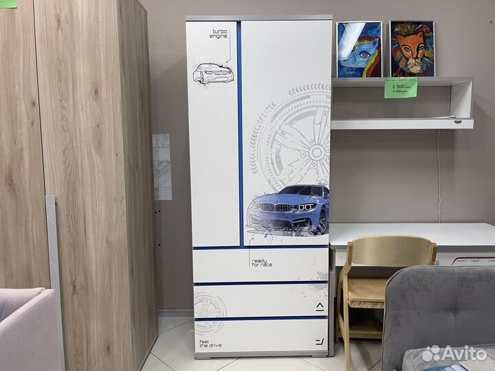 Детский шкаф с машинкой в наличии