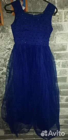 Нярядное платье на девочку 140-146