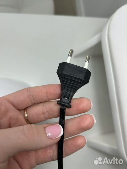 Лампа для сушки ногтей