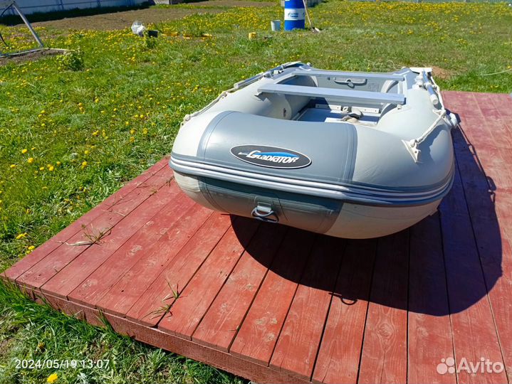 Надувная лодка