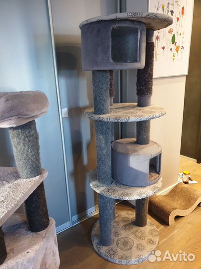 Домик для кошки с когтеточкой бу