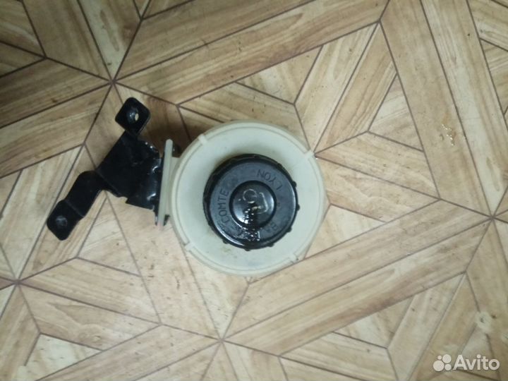 Бачок гур Nissan Almera G15