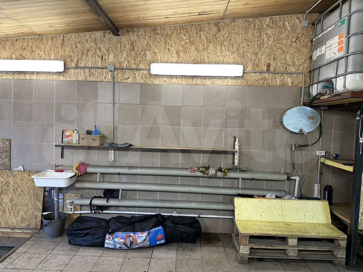 Гараж, > 30 м²