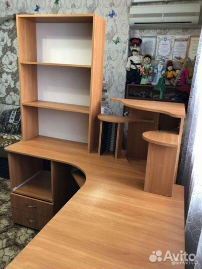 Компьютерный стол