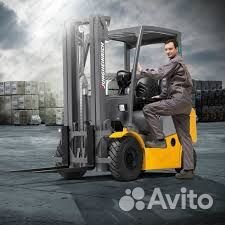 Водитель вилочного автопогрузчика