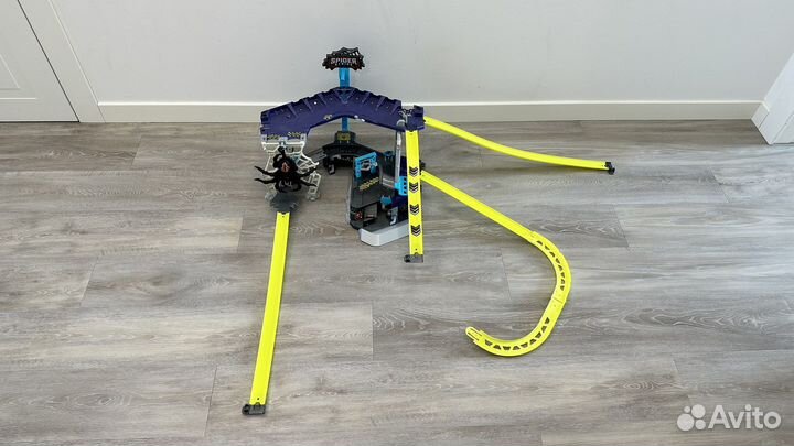 Трек для машинок Metal Machines Spider Strike